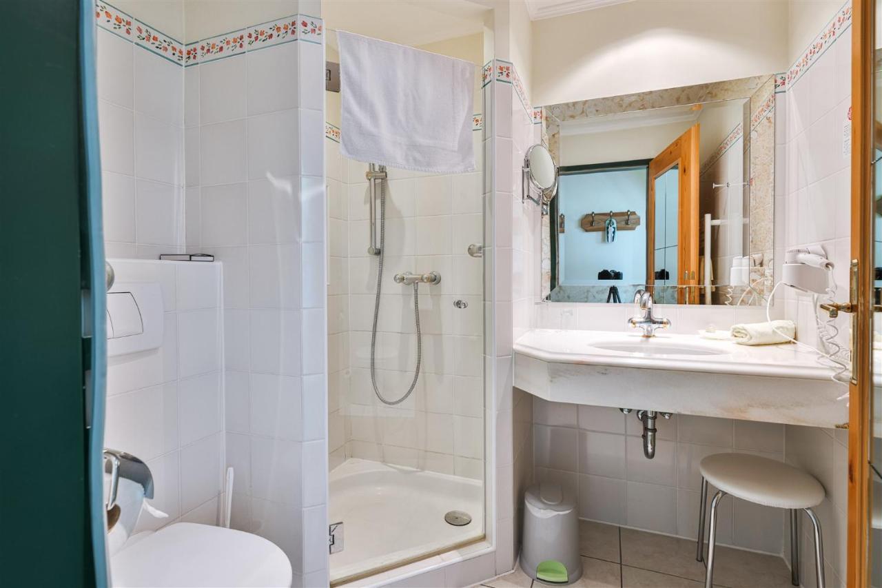 Kurhaus Dr. Petershofer Hotel Wolfsegg am Hausruck Ngoại thất bức ảnh