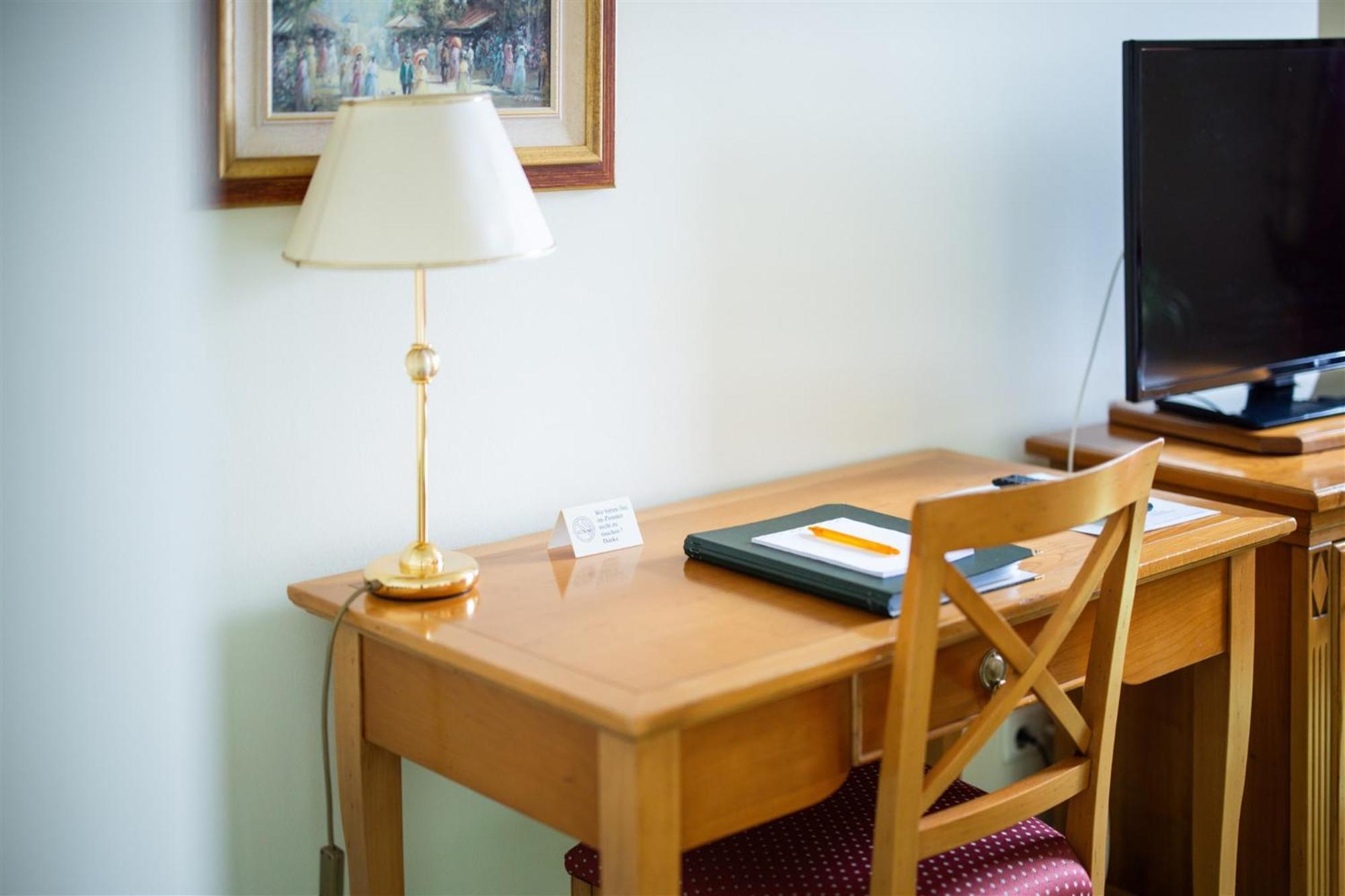 Kurhaus Dr. Petershofer Hotel Wolfsegg am Hausruck Ngoại thất bức ảnh