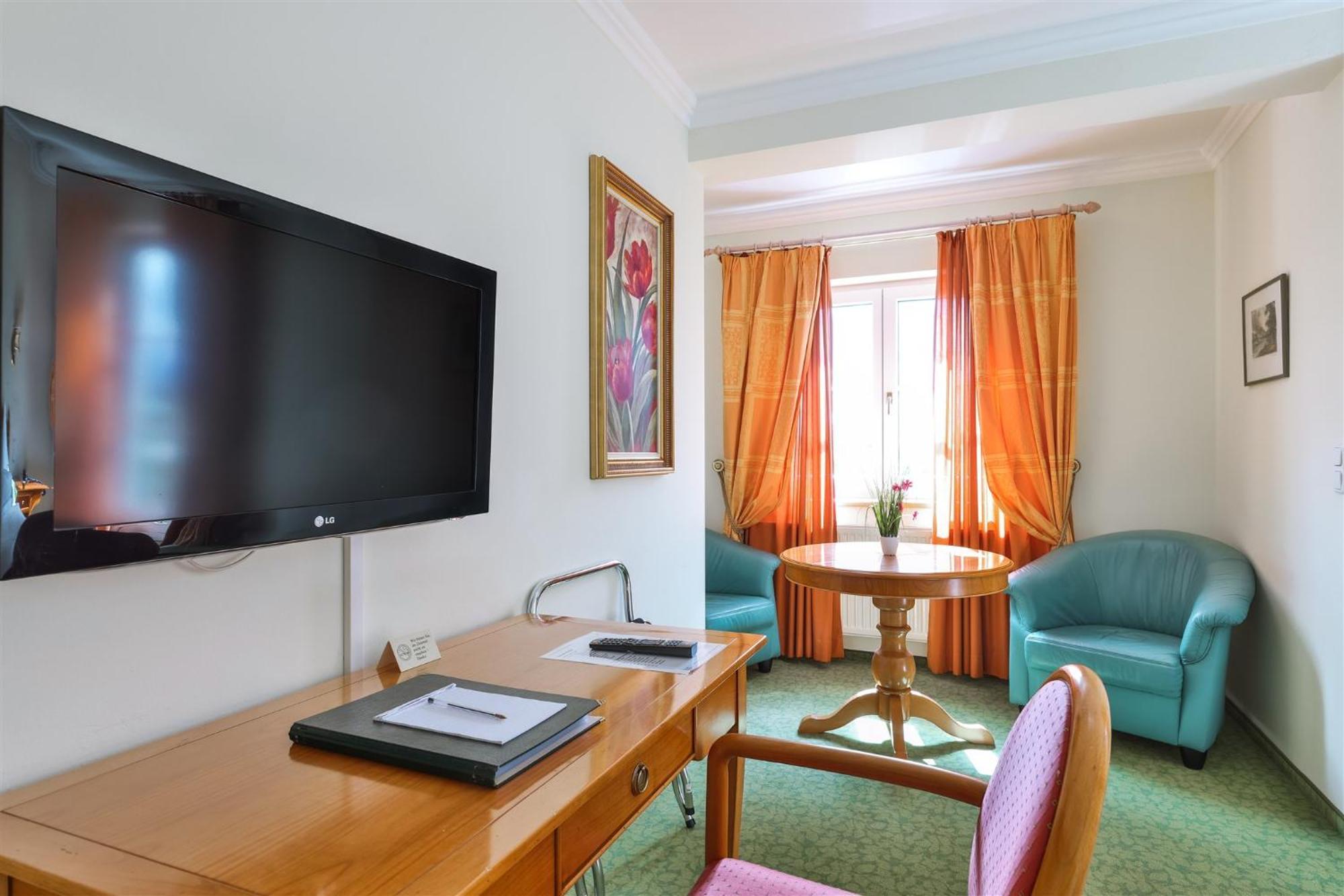 Kurhaus Dr. Petershofer Hotel Wolfsegg am Hausruck Ngoại thất bức ảnh