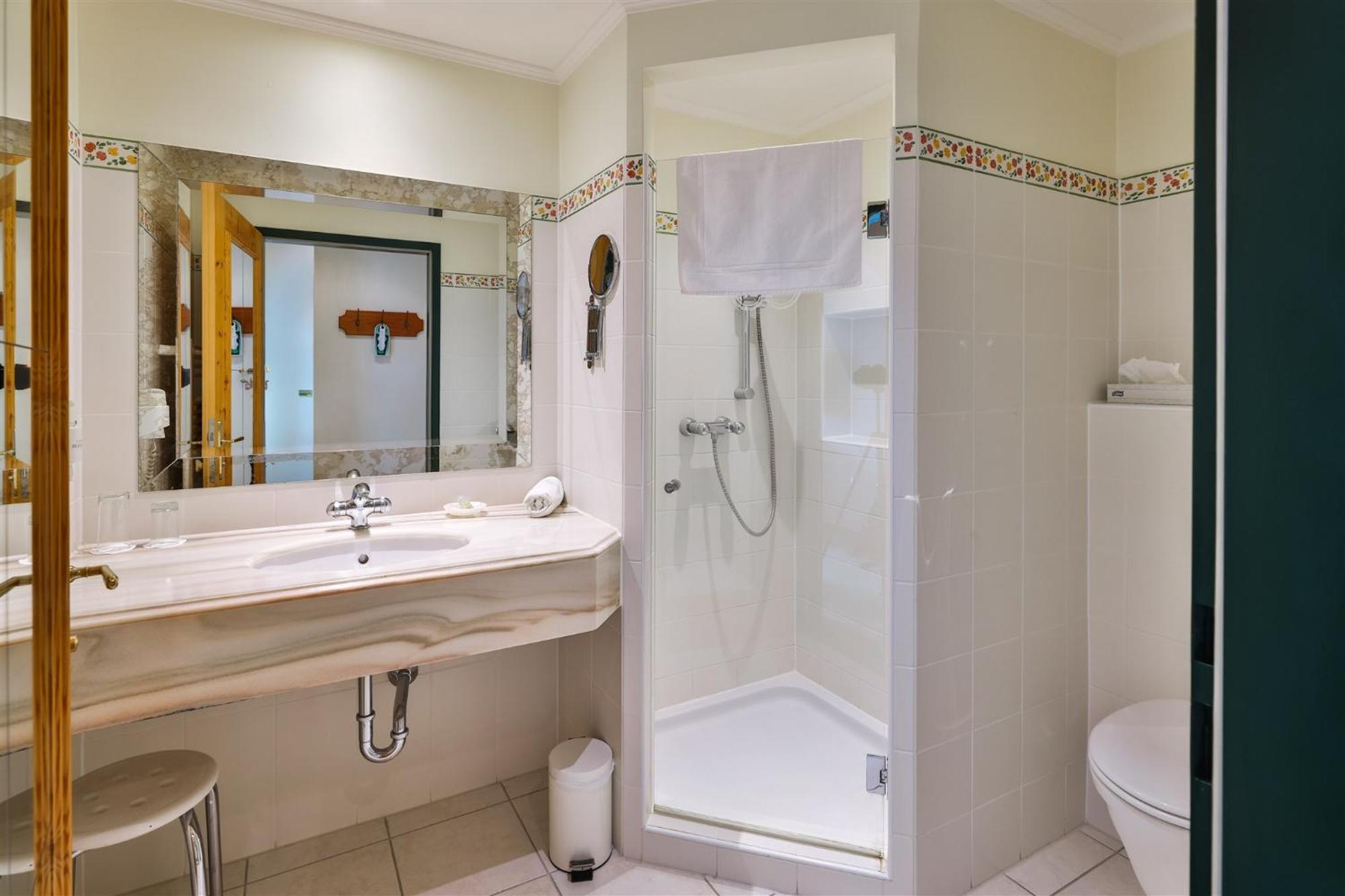 Kurhaus Dr. Petershofer Hotel Wolfsegg am Hausruck Ngoại thất bức ảnh