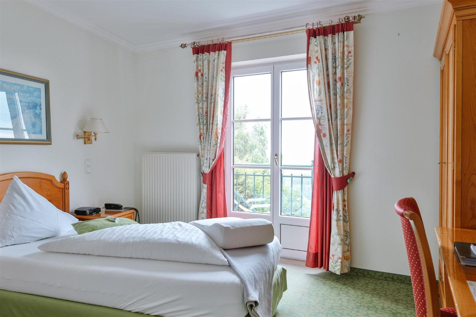 Kurhaus Dr. Petershofer Hotel Wolfsegg am Hausruck Ngoại thất bức ảnh